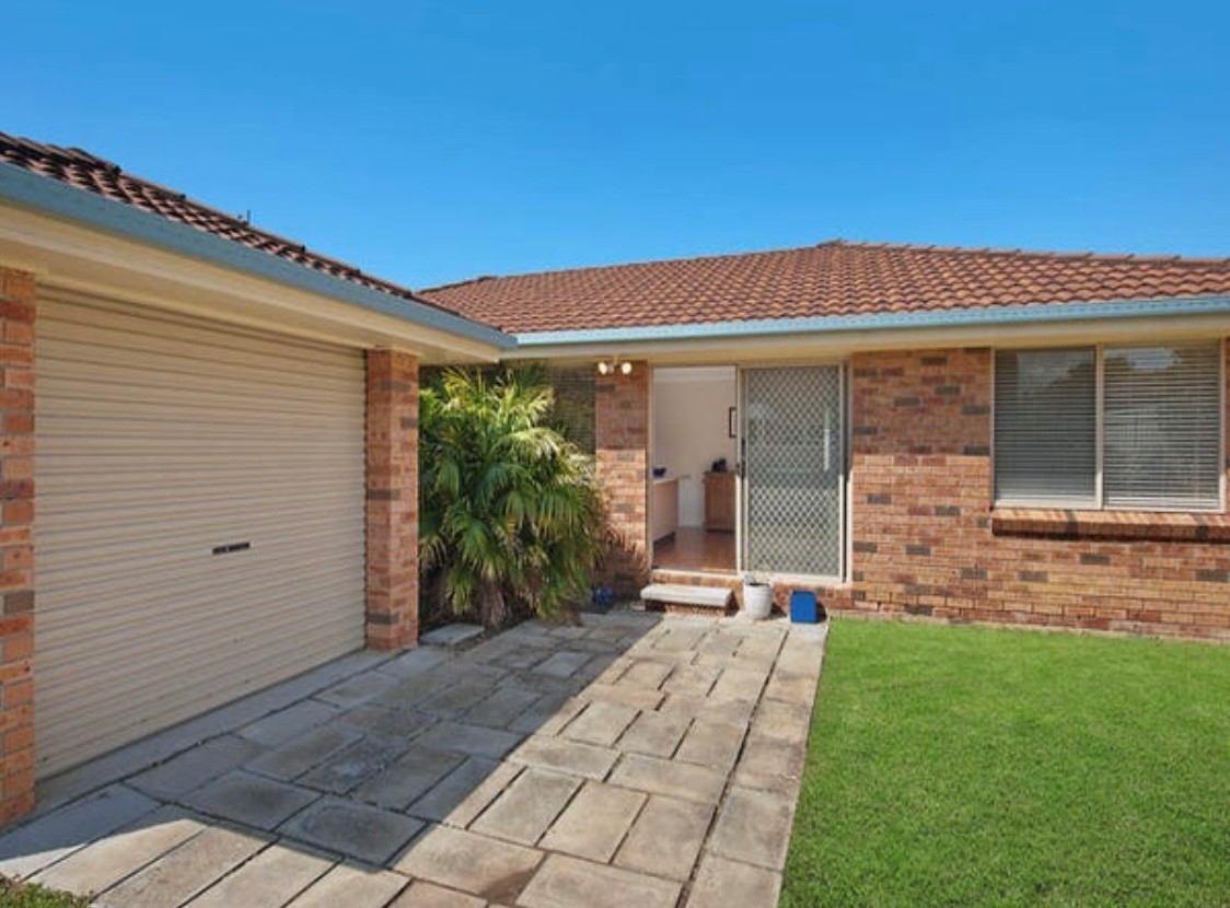 12 Oxford Drive, LAKE HAVEN, NSW 2263 Australia